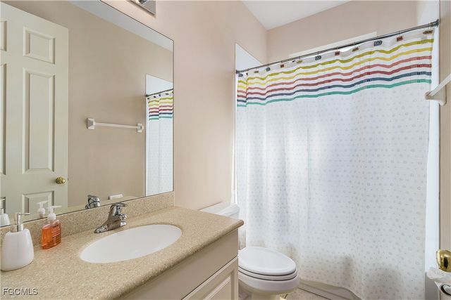 5601 Del Rio CT, Cape Coral, FL 33904