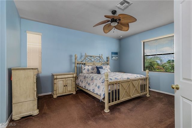 5601 Del Rio CT, Cape Coral, FL 33904