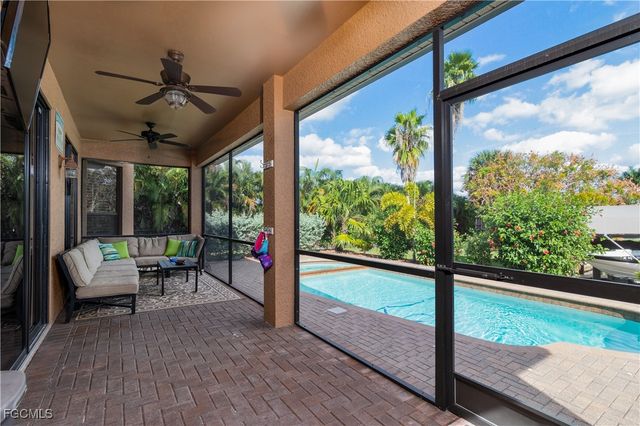 5601 Del Rio CT, Cape Coral, FL 33904