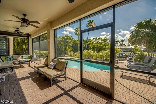 5601 Del Rio CT, Cape Coral, FL 33904