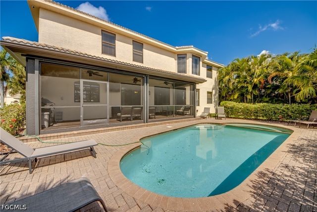 5601 Del Rio CT, Cape Coral, FL 33904