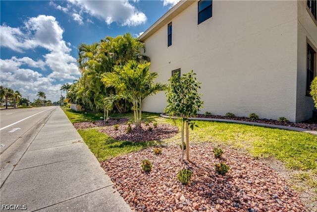 5601 Del Rio CT, Cape Coral, FL 33904