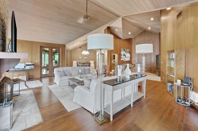 425 Old Fm 224, Coldspring, TX 77331