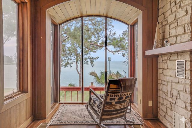 425 Old Fm 224, Coldspring, TX 77331