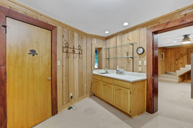 425 Old Fm 224, Coldspring, TX 77331