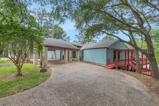 425 Old Fm 224, Coldspring, TX 77331