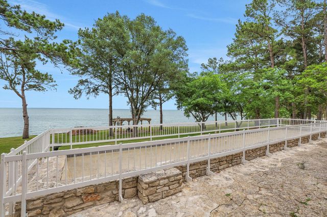 425 Old Fm 224, Coldspring, TX 77331