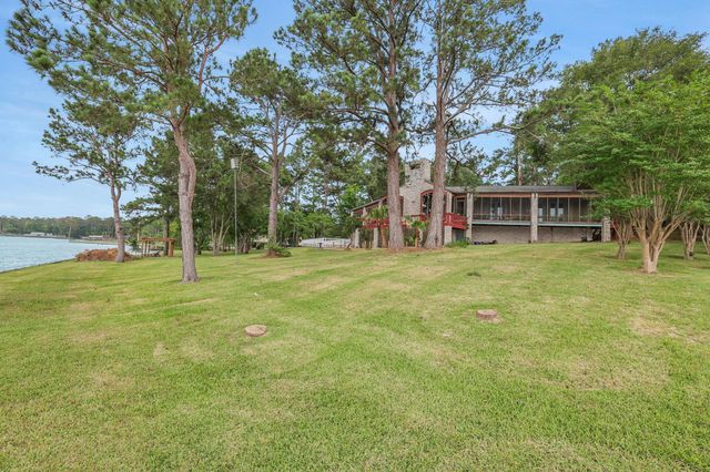 425 Old Fm 224, Coldspring, TX 77331