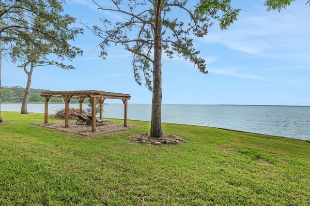 425 Old Fm 224, Coldspring, TX 77331