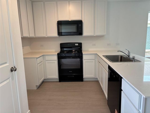 7515 Madrid Manor, Richmond, TX 77469