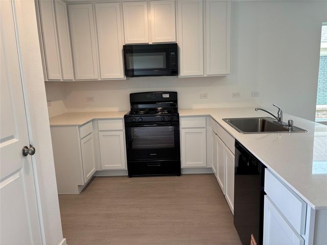7515 Madrid Manor, Richmond, TX 77469