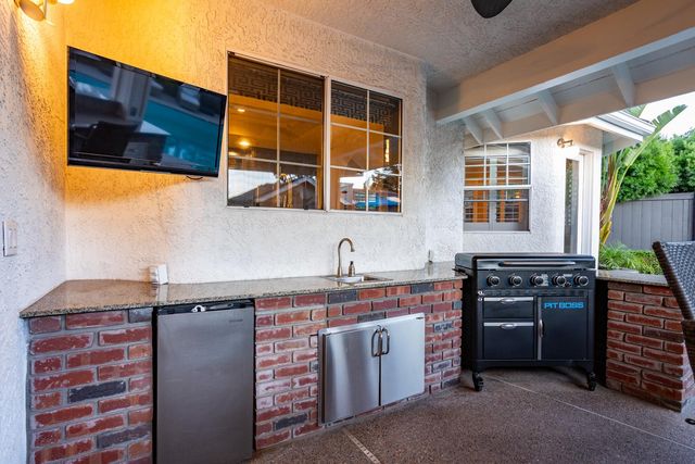 3809 Ruisdael Dr, Modesto, CA 95356