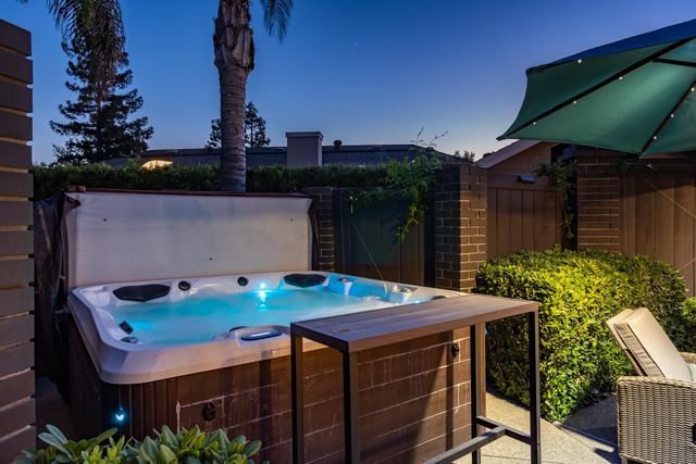 3809 Ruisdael Dr, Modesto, CA 95356