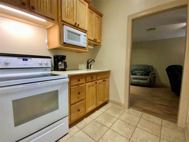 934 N Fm 356, Onalaska, TX 77360