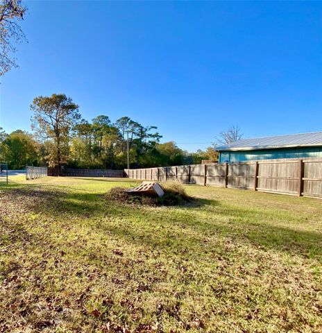 934 N Fm 356, Onalaska, TX 77360