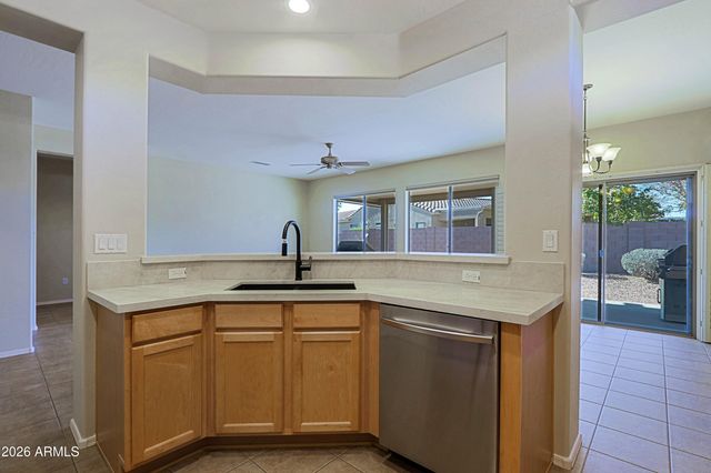 20862 N SEQUOIA CREST Drive, Surprise, AZ 85387