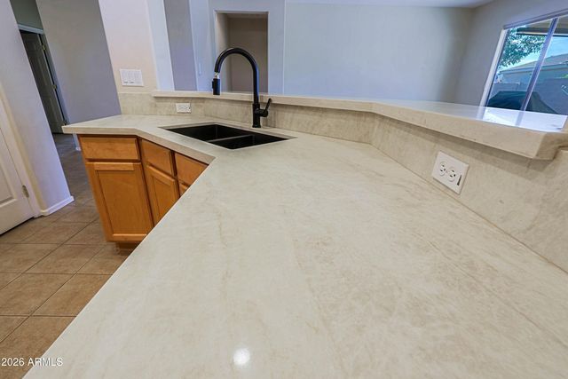 20862 N SEQUOIA CREST Drive, Surprise, AZ 85387