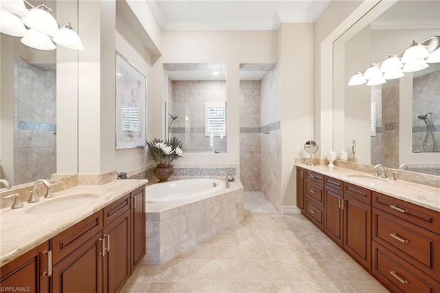 6646 Costa CIR, Naples, FL 34113