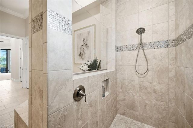 6646 Costa CIR, Naples, FL 34113