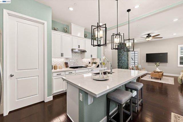 3868 Stanley Blvd, Pleasanton, CA 94566