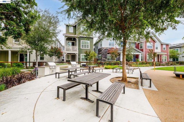 3868 Stanley Blvd, Pleasanton, CA 94566