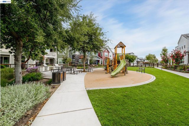 3868 Stanley Blvd, Pleasanton, CA 94566