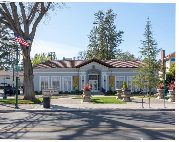3868 Stanley Blvd, Pleasanton, CA 94566