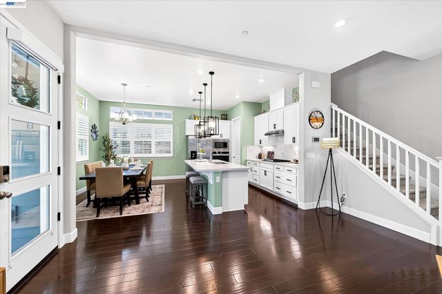 3868 Stanley Blvd, Pleasanton, CA 94566