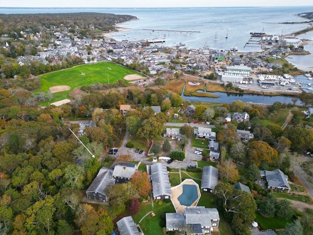 11 Macs Lane, Tisbury, MA 02568