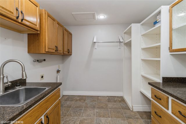 805 Parkview Lane, Carlisle, IA 50047