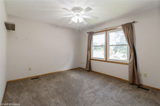 805 Parkview Lane, Carlisle, IA 50047