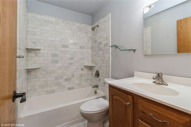 805 Parkview Lane, Carlisle, IA 50047