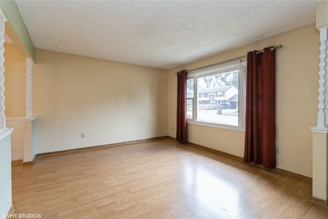 805 Parkview Lane, Carlisle, IA 50047