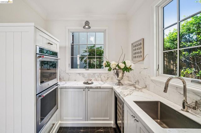 305 Sheridan Ave, Piedmont, CA 94611