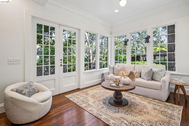 305 Sheridan Ave, Piedmont, CA 94611
