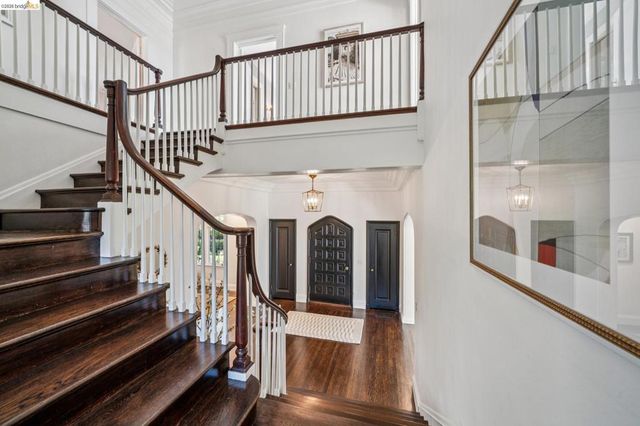 305 Sheridan Ave, Piedmont, CA 94611