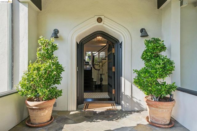 305 Sheridan Ave, Piedmont, CA 94611