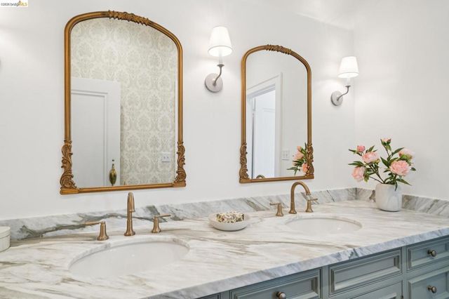 305 Sheridan Ave, Piedmont, CA 94611