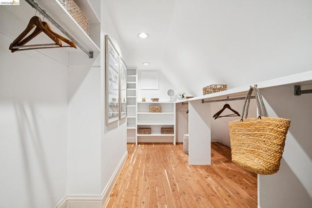 305 Sheridan Ave, Piedmont, CA 94611