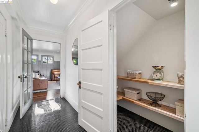 305 Sheridan Ave, Piedmont, CA 94611