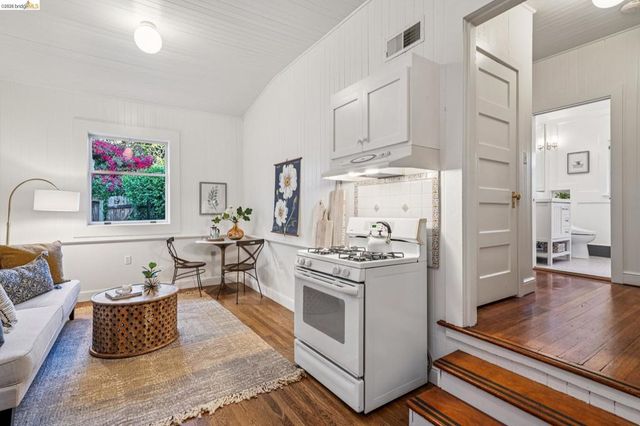 305 Sheridan Ave, Piedmont, CA 94611