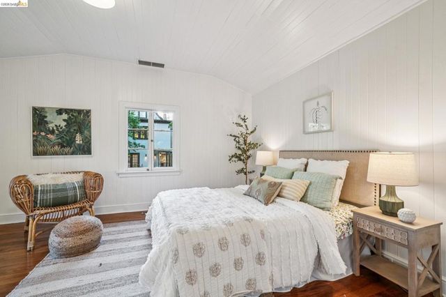 305 Sheridan Ave, Piedmont, CA 94611