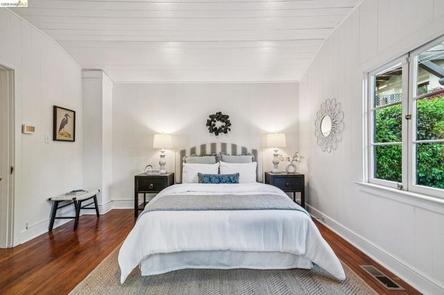 305 Sheridan Ave, Piedmont, CA 94611