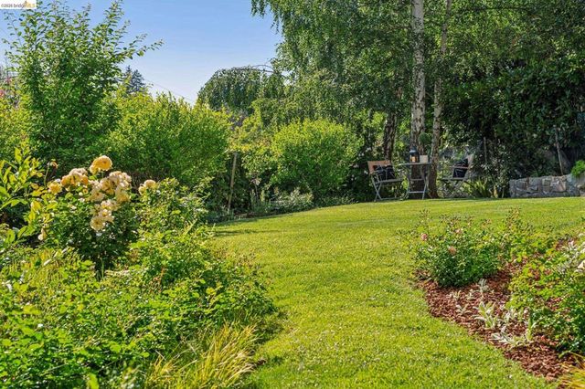 305 Sheridan Ave, Piedmont, CA 94611