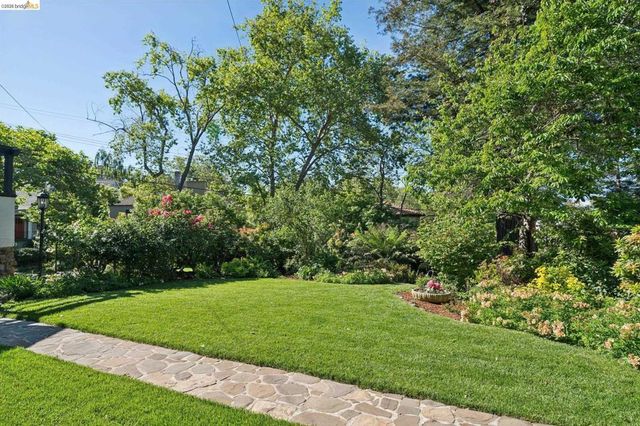 305 Sheridan Ave, Piedmont, CA 94611