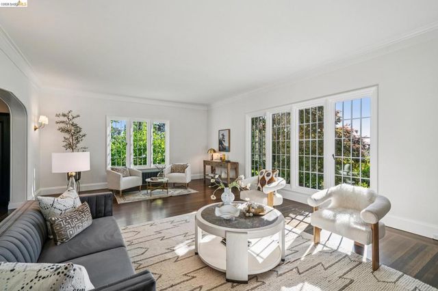 305 Sheridan Ave, Piedmont, CA 94611