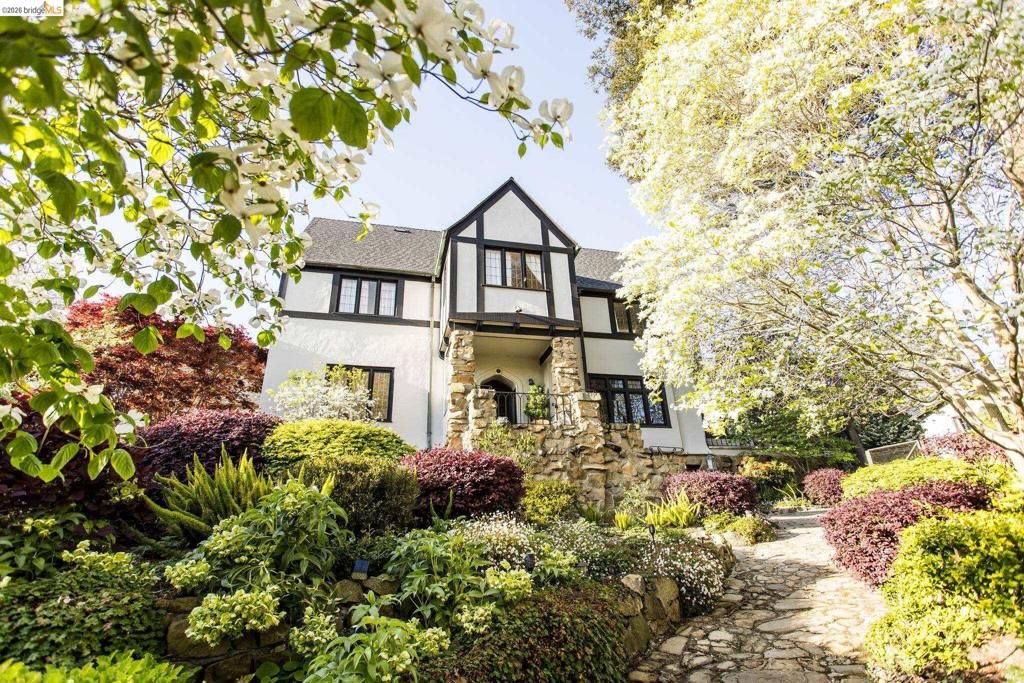 305 Sheridan Ave, Piedmont, CA 94611