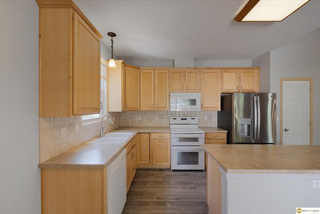 3958 S 190th Street, Omaha, NE 68130