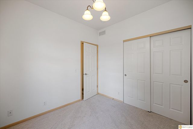 3958 S 190th Street, Omaha, NE 68130