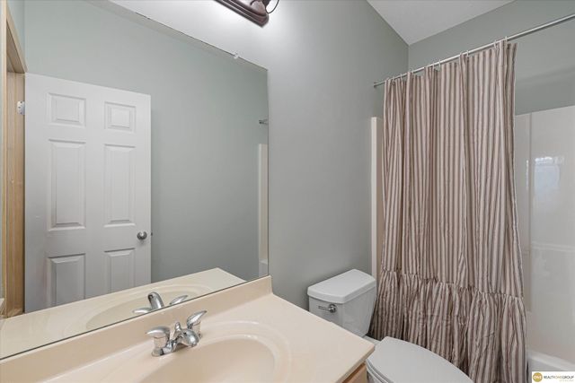 3958 S 190th Street, Omaha, NE 68130